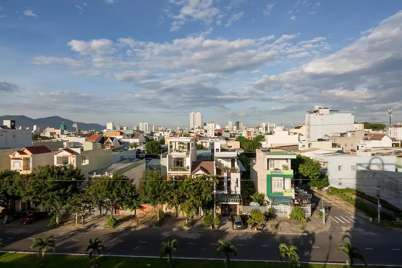 Cali Night Hotel Danang